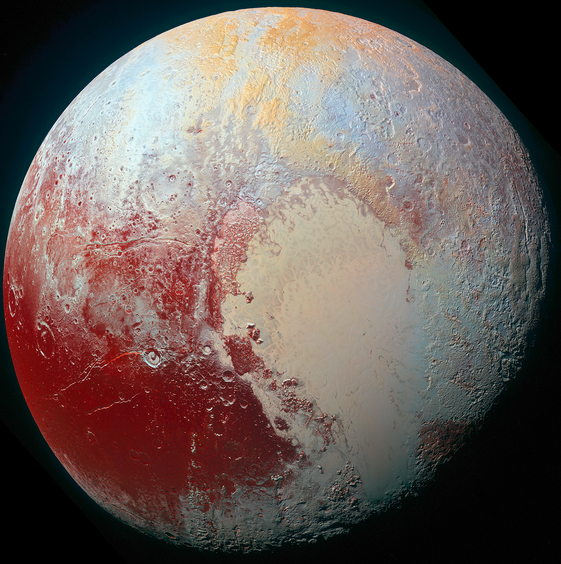 Pluton le 14 juillet 2015 en couleurs accentuées. HD possible en cliquant sur l'image.